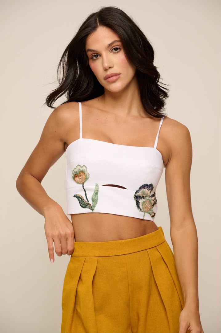 Top Aura  Flores bordadas